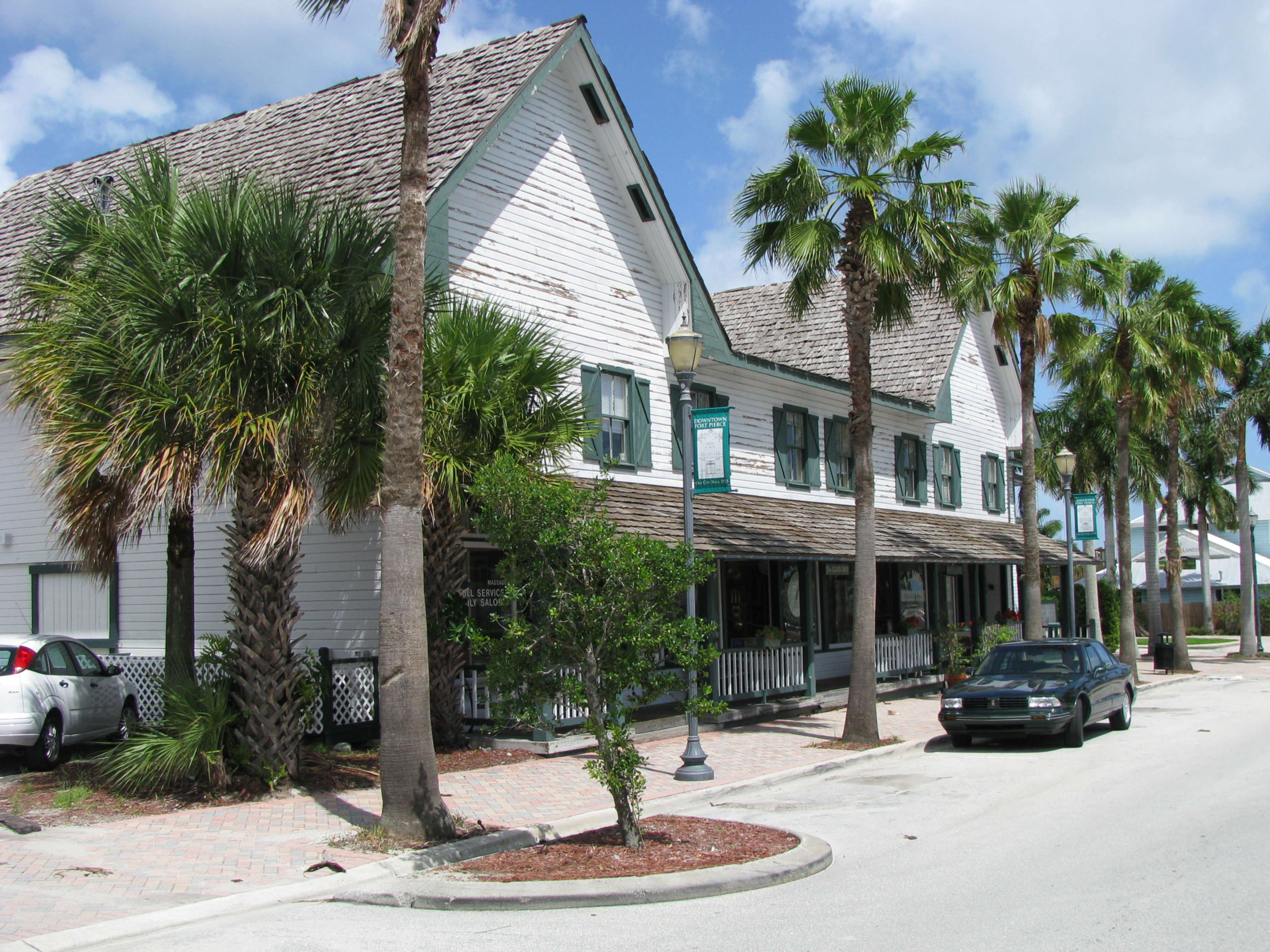 distrx | Bud Adams-Cobb Cultural Center